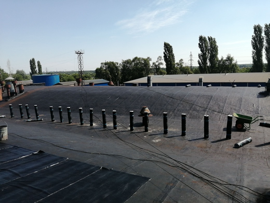 Объект с полукруглой крышой